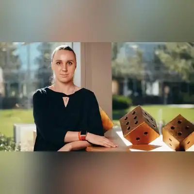 何蔚